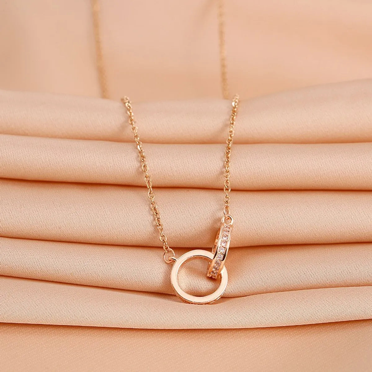 Modern Style Classic Style Round Titanium Steel Copper 18k Gold Plated Zircon Pendant Necklace In Bulk