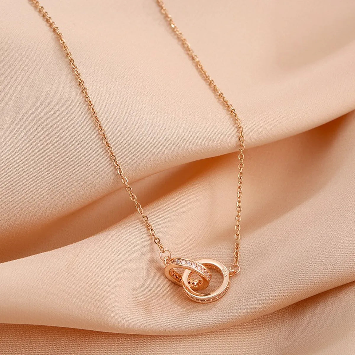 Modern Style Classic Style Round Titanium Steel Copper 18k Gold Plated Zircon Pendant Necklace In Bulk