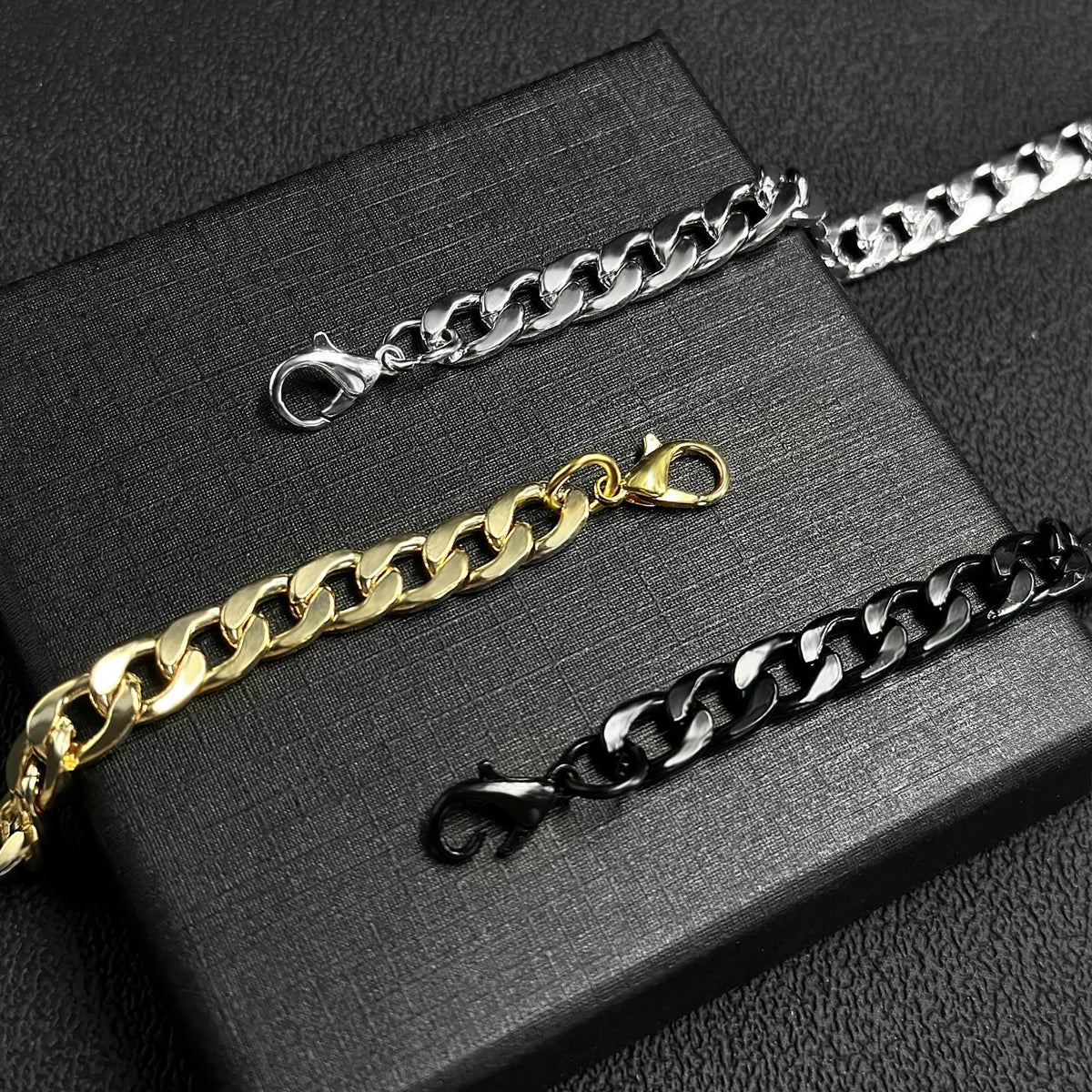 Modern Style Classic Style Solid Color Alloy Black Gold Plated Silver Plated Unisex Bracelets