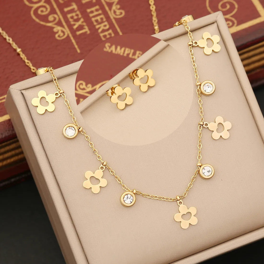 Stainless Steel 18K Gold Plated Modern Style Plating Inlay Heart Shape Flower Artificial Diamond Pendant Necklace