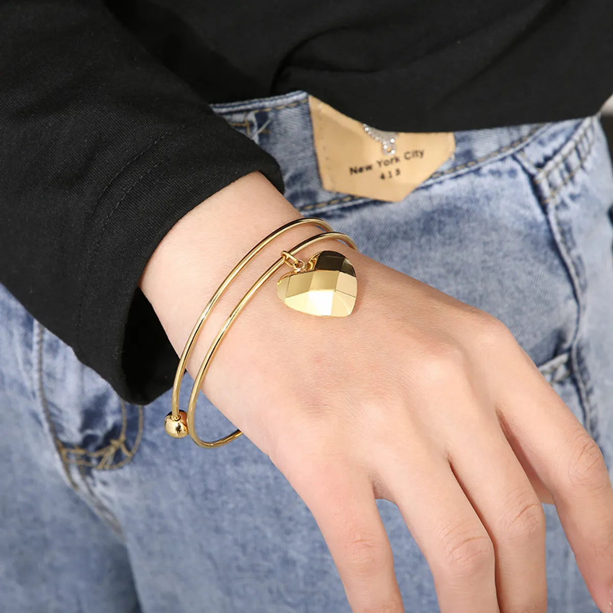 Modern Style Heart Shape Stainless Steel Titanium Steel Plating 18k Gold Plated Bangle