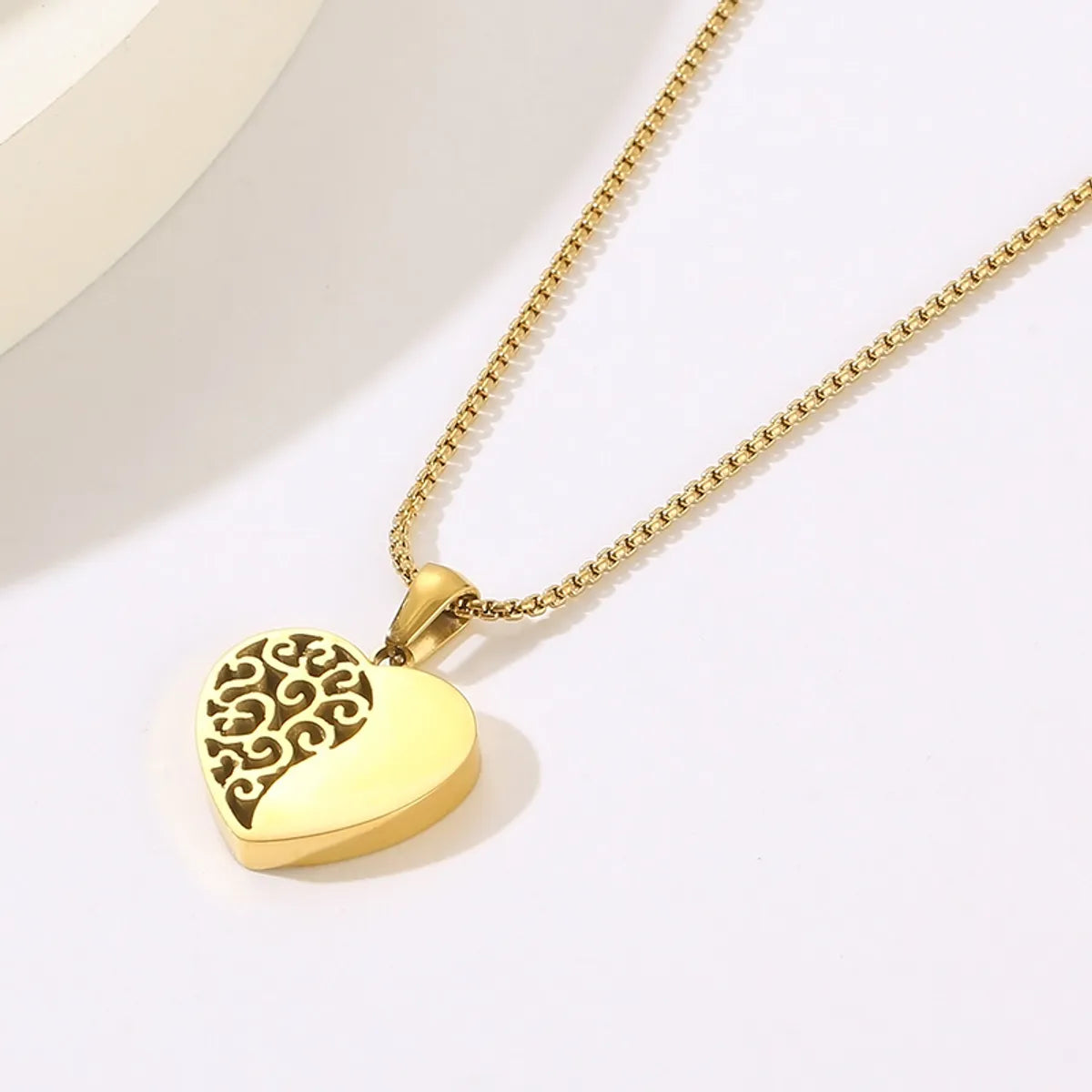 Modern Style Heart Shape Titanium Steel Plating 18k Gold Plated Pendant Necklace