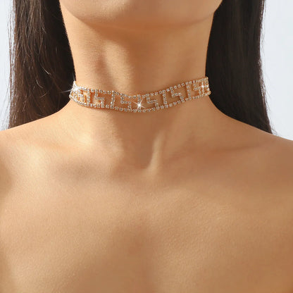 Modern Style Simple Style Shiny Solid Color Alloy Iron Inlay Rhinestones Women's Choker