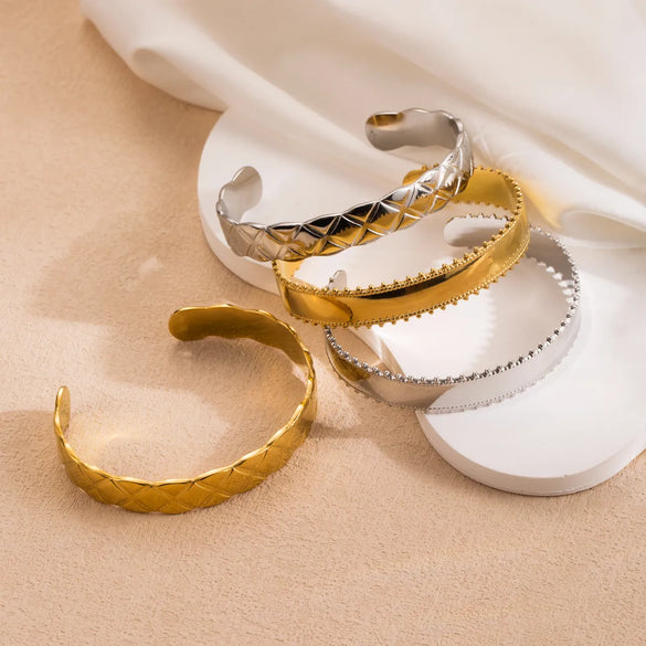 Modern Style Simple Style Customization Laser Engraving Solid Color 304 Stainless Steel Bangle In Bulk