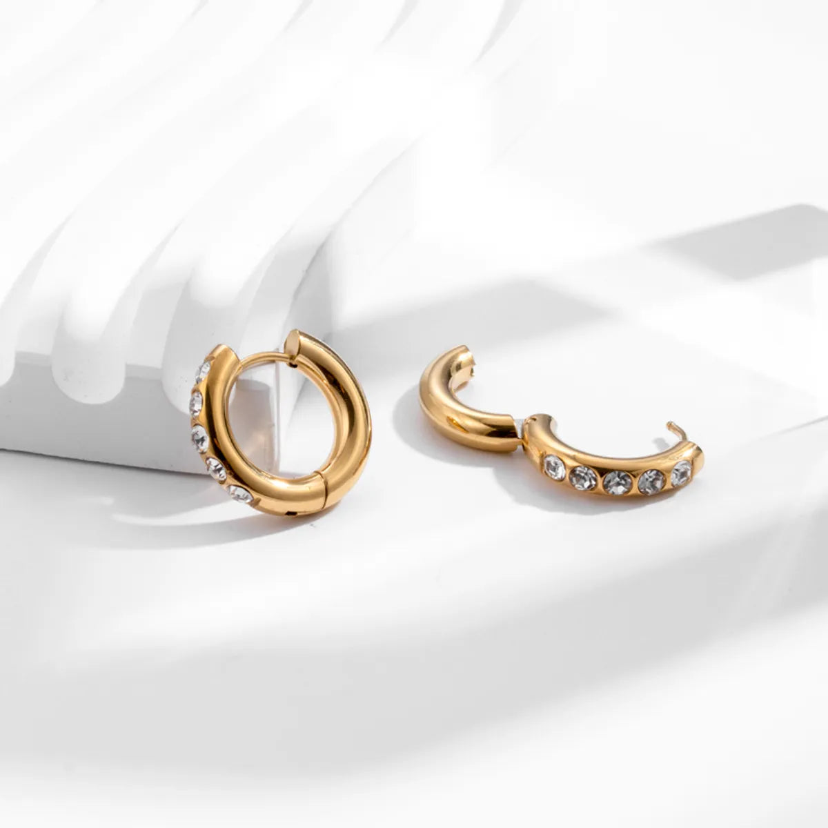 Modern Style Simple Style V Shape Round Stainless Steel Plating Inlay Zircon 18k Gold Plated Hoop Earrings