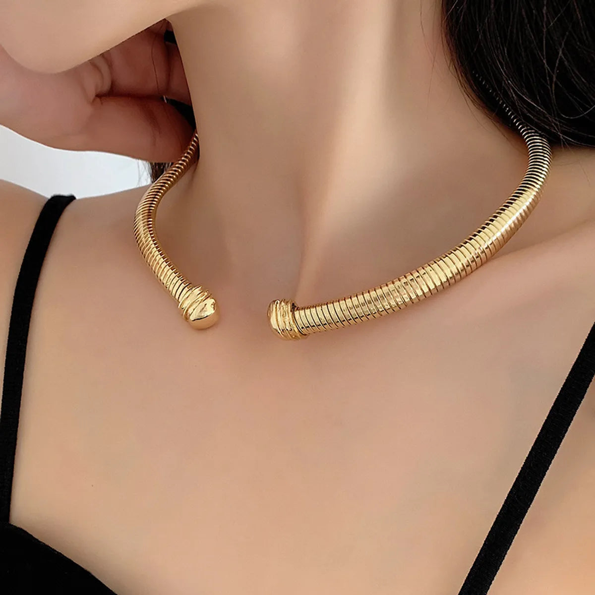 Modern Style Streetwear Solid Color Alloy Women's Choker