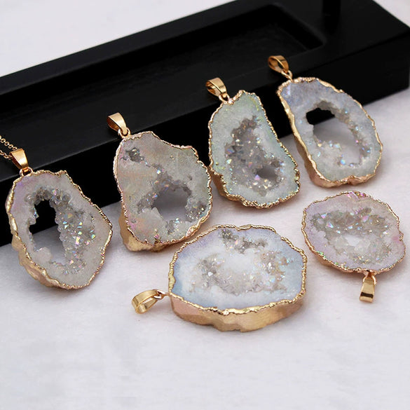 Natural Crystal Agate Cave Pendant Necklace With Electroplated Edge For Unisex Featuring Geometry Styling And Pattern Original Design Ochain Mixed Gem Inlay