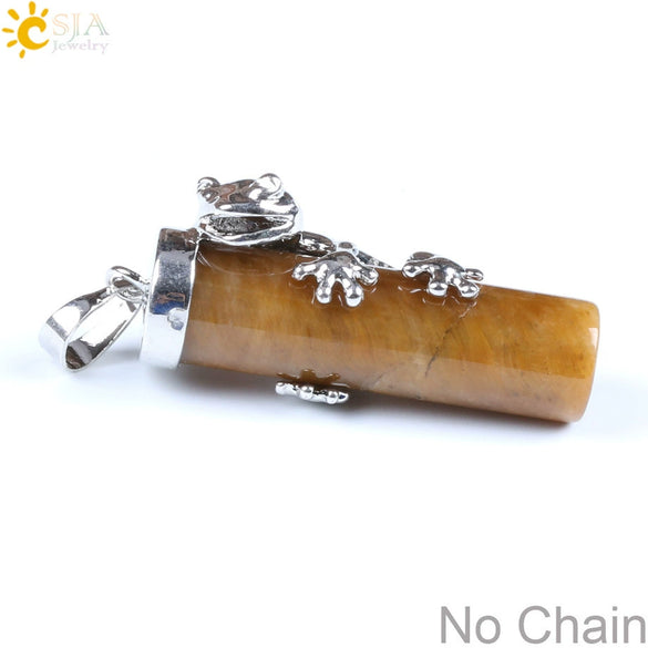 Natural Crystal Frog Pendant Necklace Minimalist Animal Zodiac Jewelry With Cute Frog Holding Crystal Column