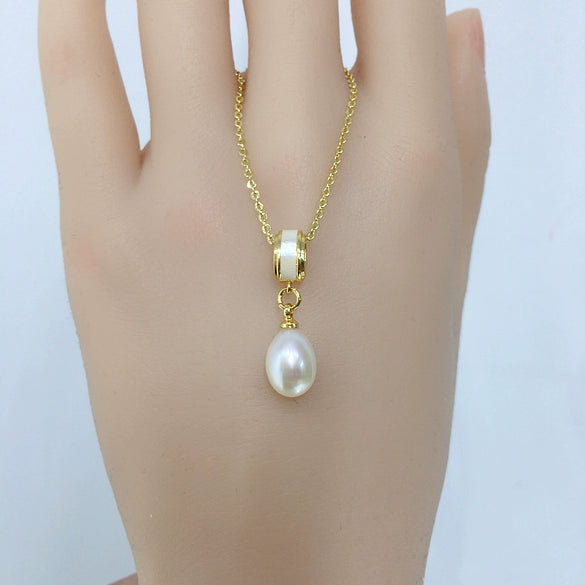 Natural Freshwater Pearl Necklace With Dropshaped Pendant And Riceshaped Pearls