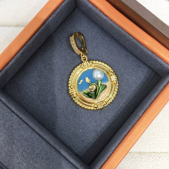 Natural Freshwater Pearl Pendant Necklace With Copper Accessories Flat Round And Rose Buns Round Pearl Shapes Oil Painting Style