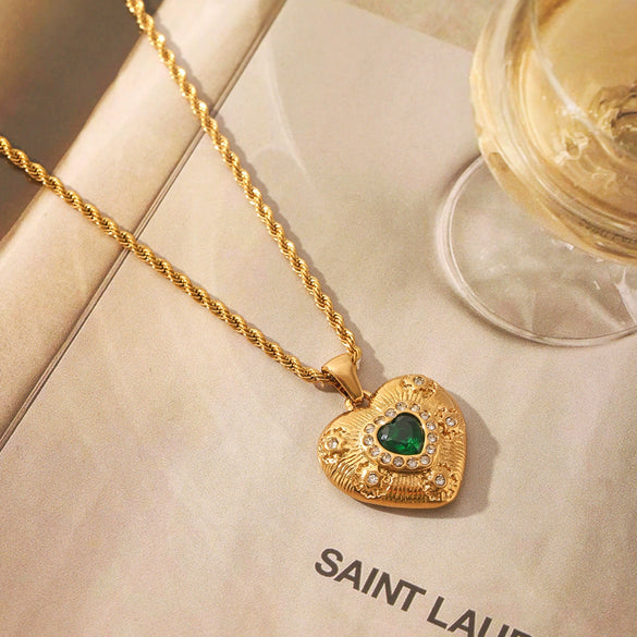 Necklace Titanium Steel Electroplated 18K Gold Inlaid Green Zircon Heart Shape For Women