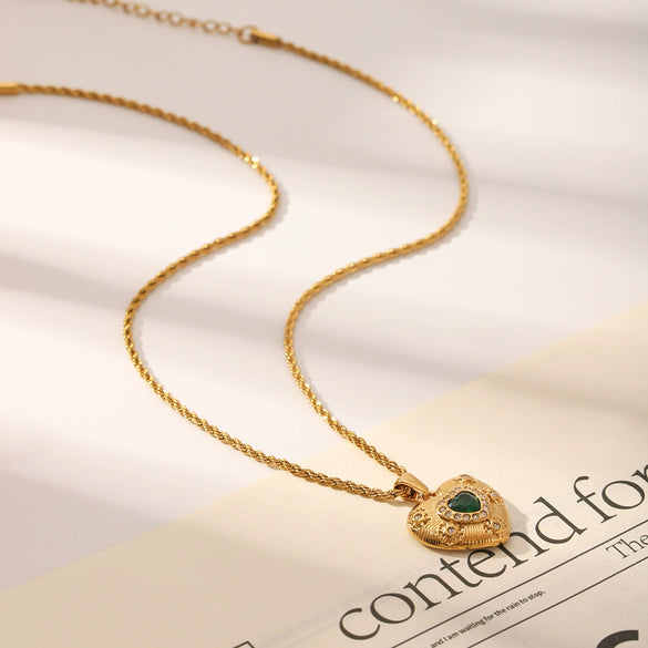 Necklace Titanium Steel Electroplated 18K Gold Inlaid Green Zircon Heart Shape For Women
