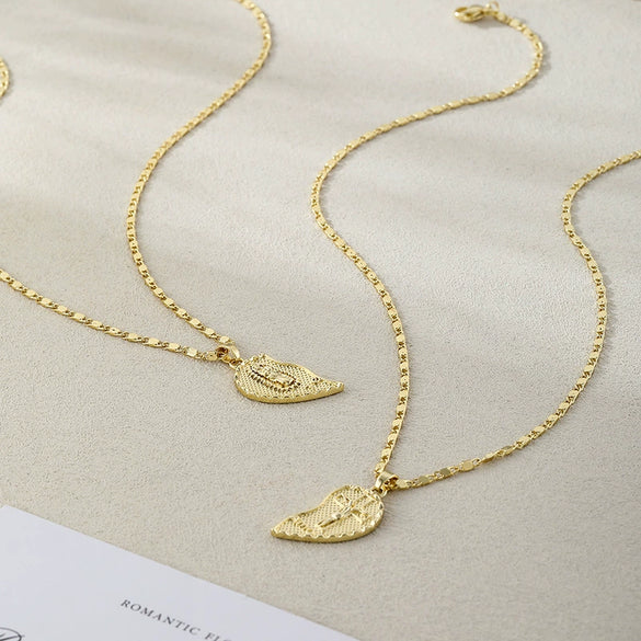 Necklaces Copper Real Gold Electroplated Geometric Pattern Twohalf Heart Pendant Stacked Clavicle Chain For Women