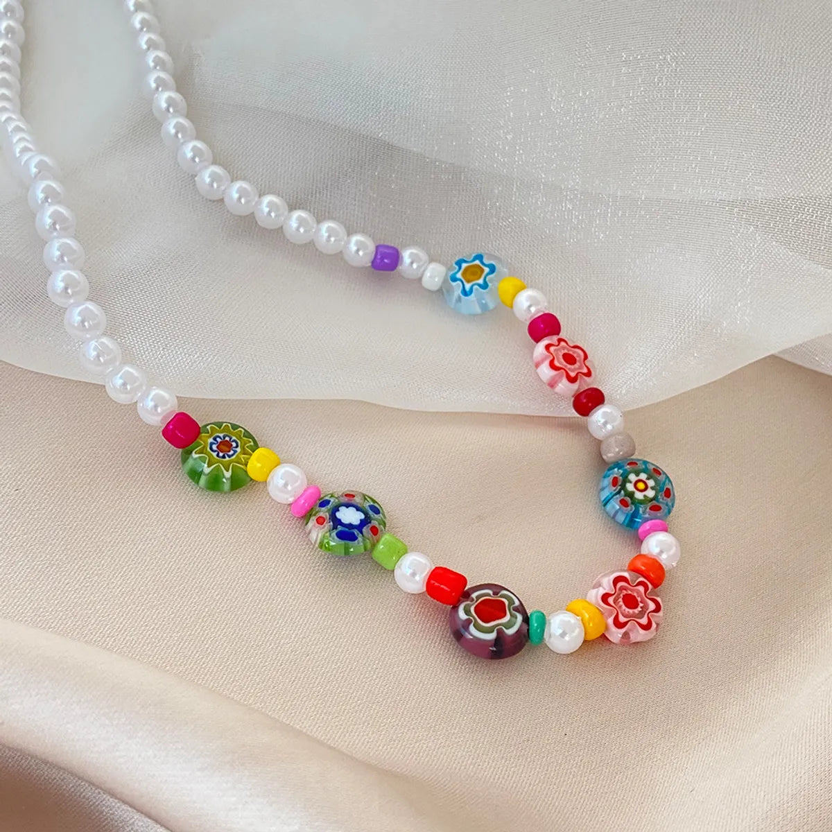 New Color Small Daisy Petals Glass Beads Necklace String Pearl Choker Clavicle Chain Necklace