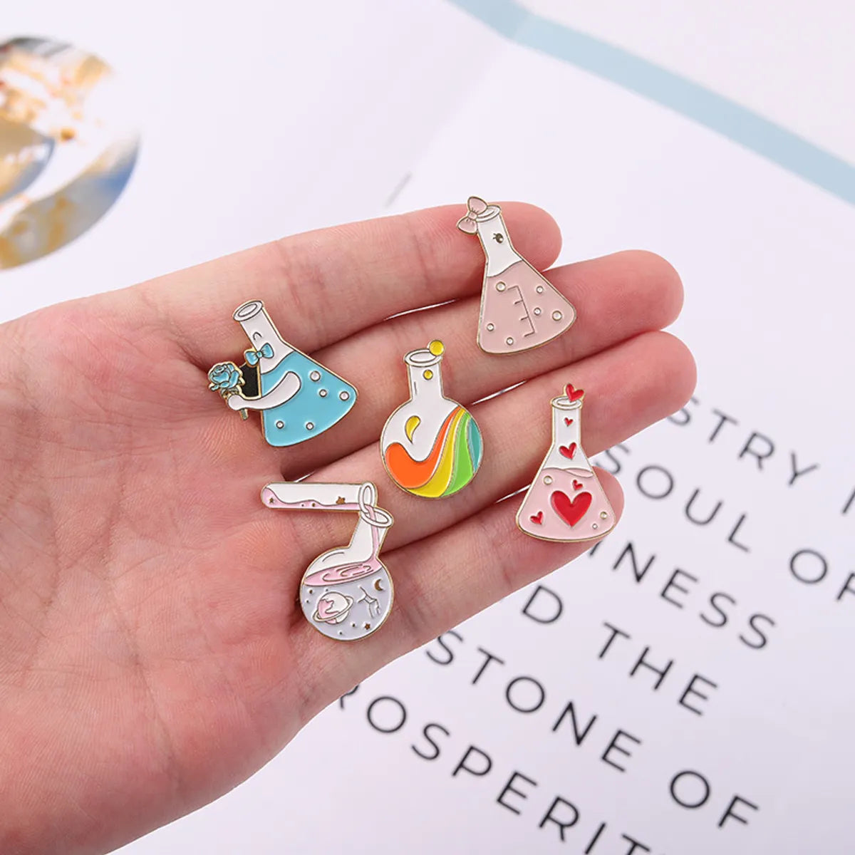 New Creative Cartoon Chemical Equipment Love Rainbow Test Tube Bottle Series Shape Dripping Brooch Bag Badge