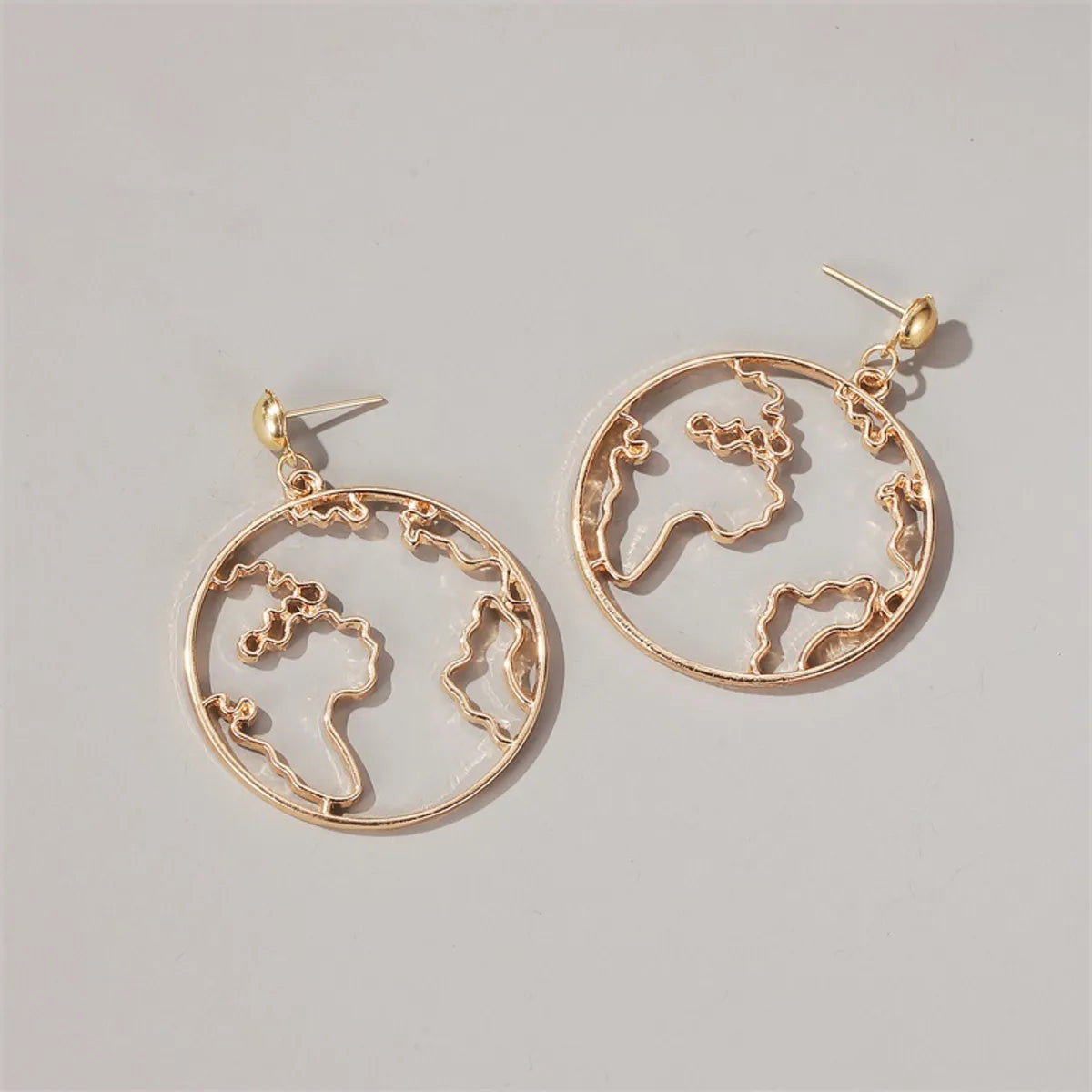 New Exaggerated Map Earrings Creative Design World Map Earrings Simple Round Hollow Earrings