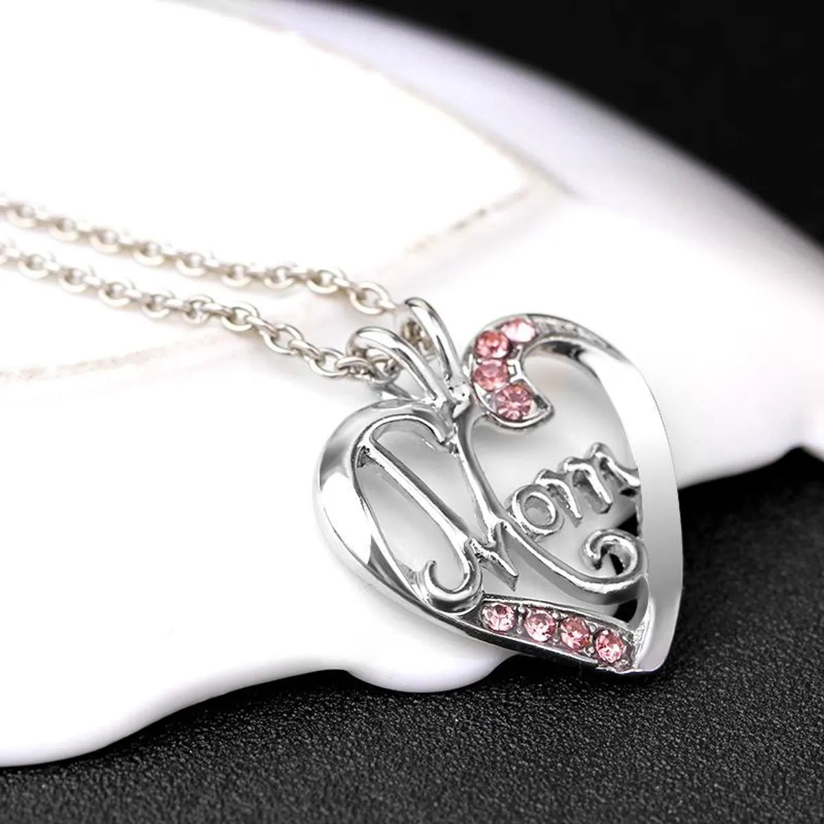 New Fashion Creative Mother'S Day Gift Mom Love Diamond Pendant Necklace Nihaojewelry Wholesale