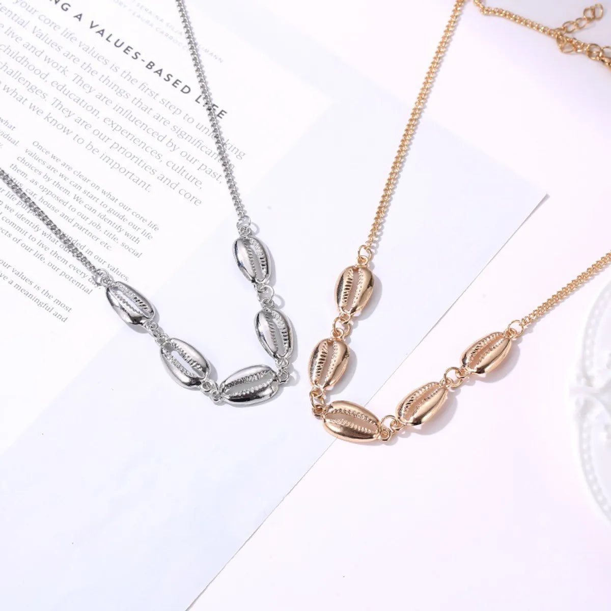 New Fashion Items Retro Shell Women's Alloy Necklace Sexy Metal Clavicle Chain