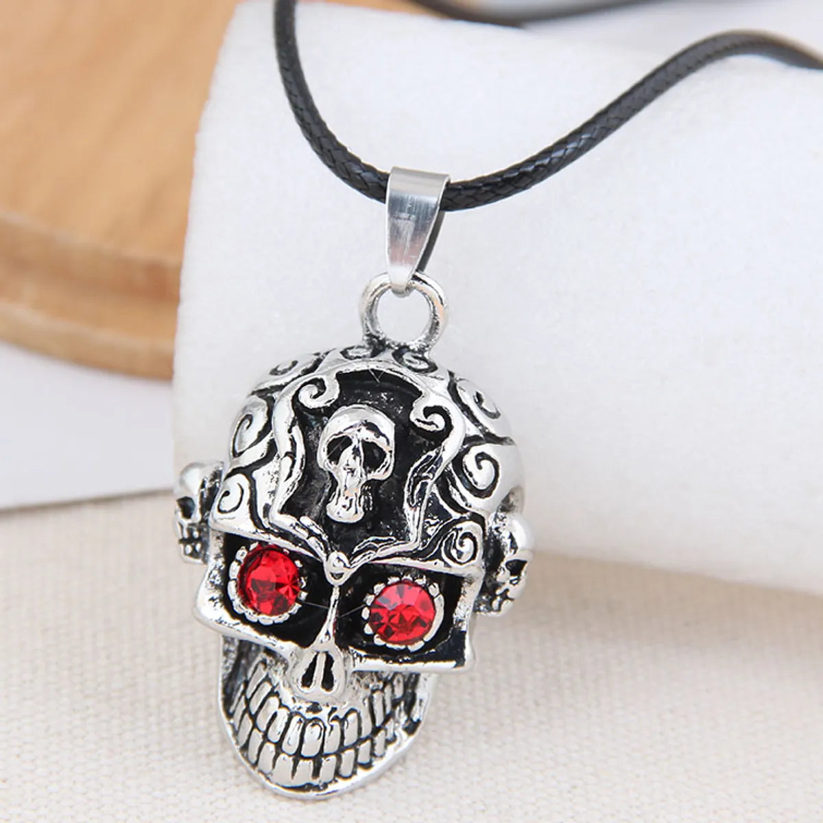 New Fashion Retro Simple Skull Exaggerated Alloy Necklace