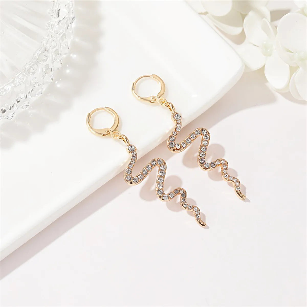 New Fashion Simple Wave Earrings Serpentine Earrings Cold Wind Long Section Diamond Earrings Wholesale Gooddiy