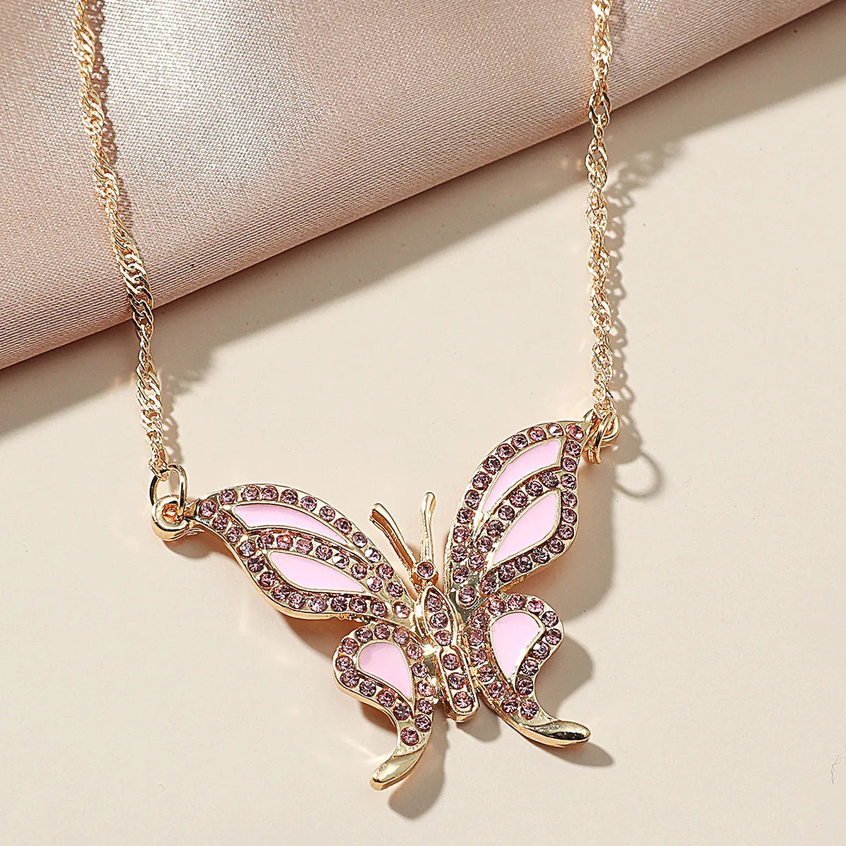 New Fashion Style Rhinestone Butterfly Pendant Necklace