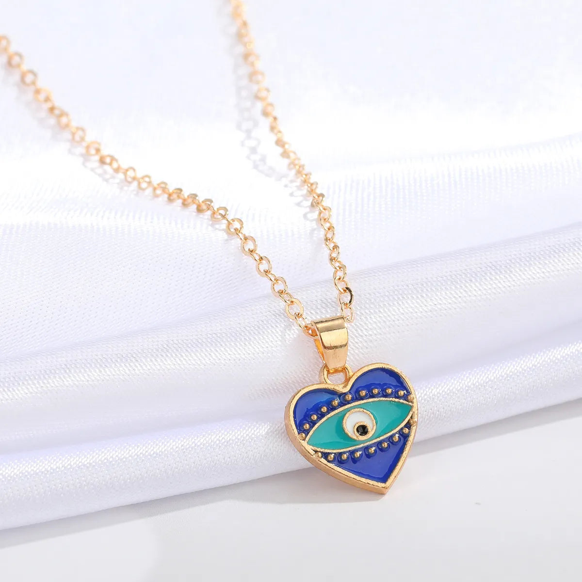 New Heart Blue Eye Multicolor Irregular Pendant Clavicle Chain Wholesale Nihaojewelry