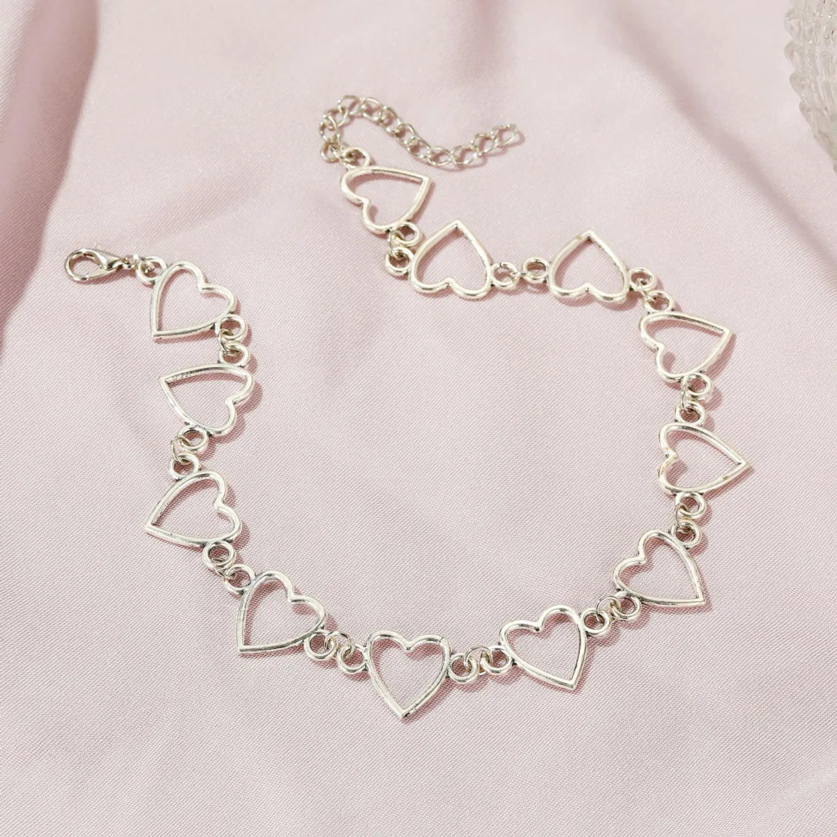 New Hollow Peach Heart Simple Love-shaped Ladies Versatile Collar Necklace