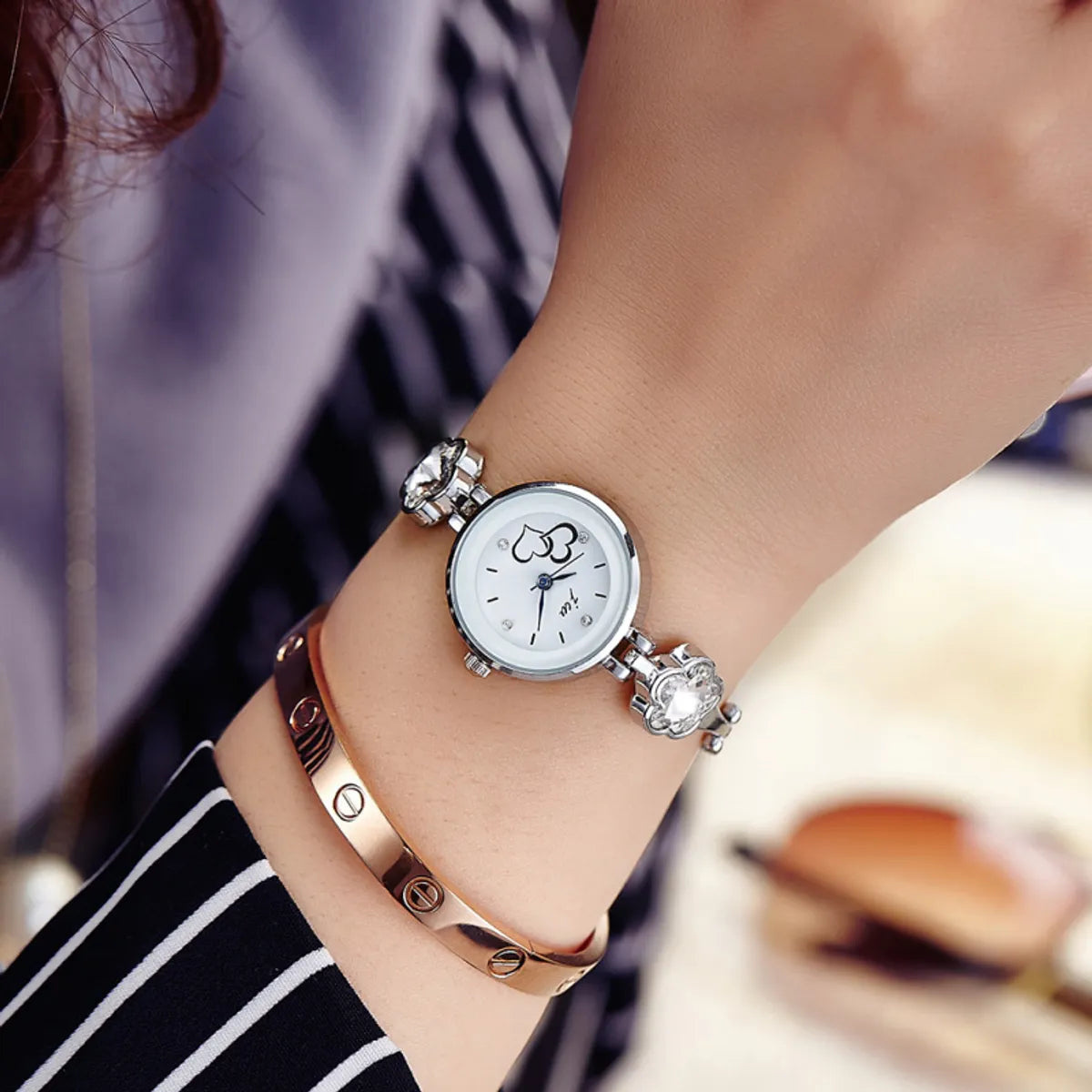 Simple Style Heart Shape Jewelry Buckle Quartz Women'S Watches