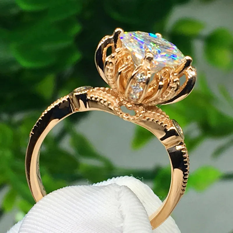 New Ladies Flower Ring Copper Gold-Plated Inlaid Zircon Engagement Ring