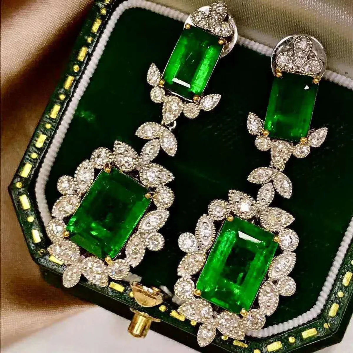 New Luxury Inlaid Imitation Natural Emerald Diamond Earrings