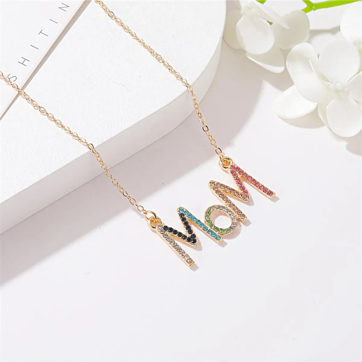 New Simple Color Diamond Clavicle Chain Mother&#39;s Day Gift Creative Diamond Mom Alphabet Necklace Gooddiy Wholesale