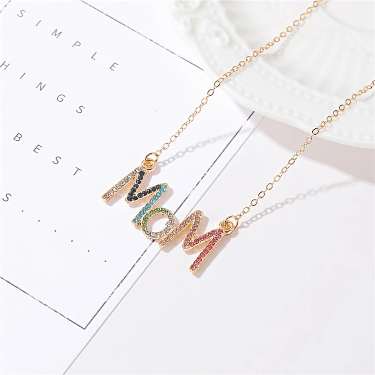 New Simple Color Diamond Clavicle Chain Mother&#39;s Day Gift Creative Diamond Mom Alphabet Necklace Gooddiy Wholesale