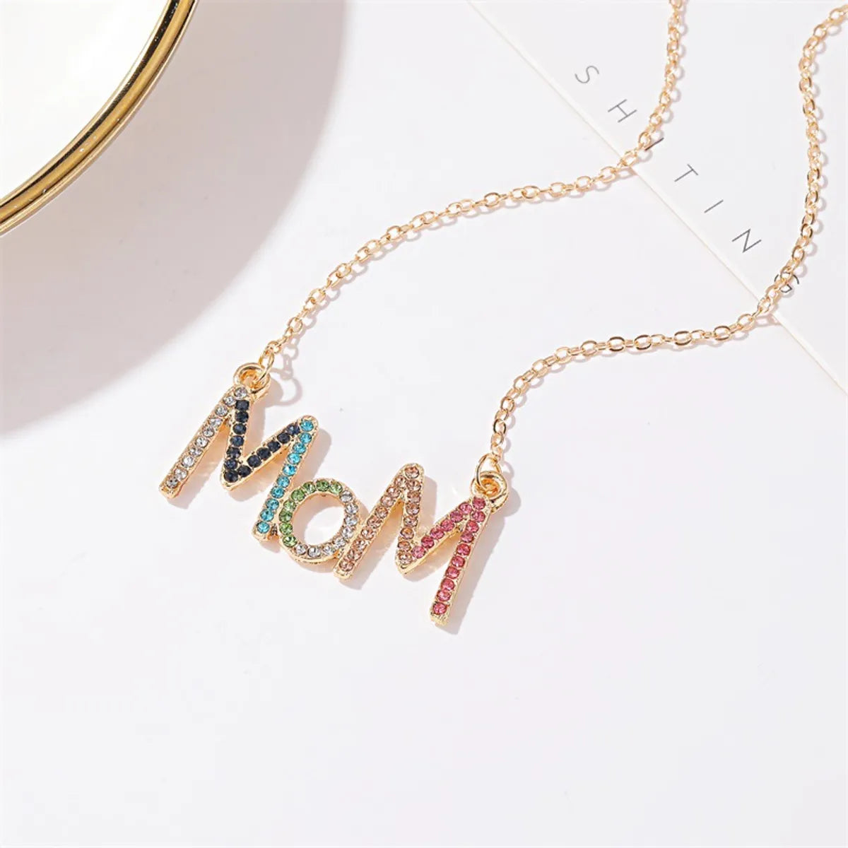 New Simple Color Diamond Clavicle Chain Mother&#39;s Day Gift Creative Diamond Mom Alphabet Necklace Gooddiy Wholesale