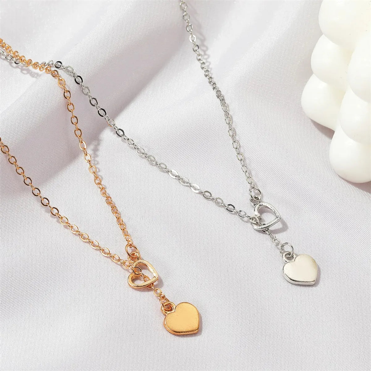 New Simple Love-shaped Wild Long Heart Alloy Pendant Necklace Clavicle Chain For Women