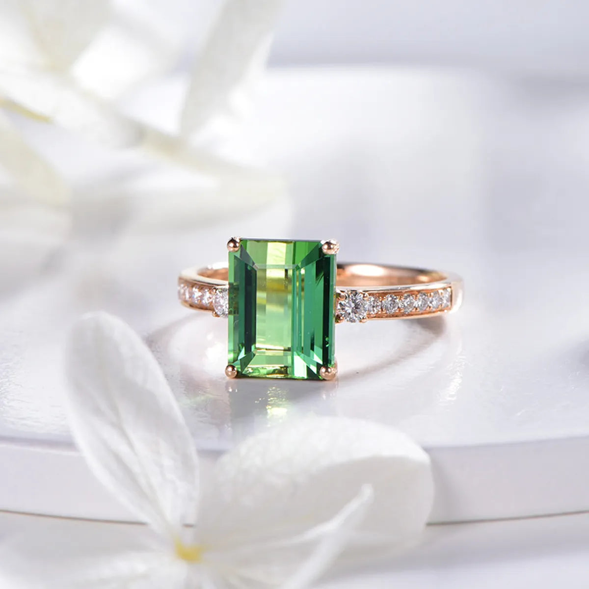 New Simulation Green Tourmaline Ring Plated 18k Rose Gold Inlaid Emerald Open Ring Female