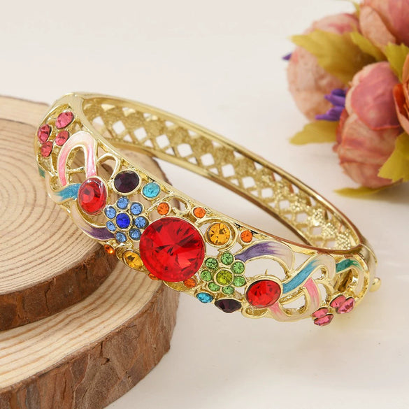 New Style Cloisonné Bracelet In Alloy With Large Circle Cut Out Inlaid With High Grade Diamond And Electroplated