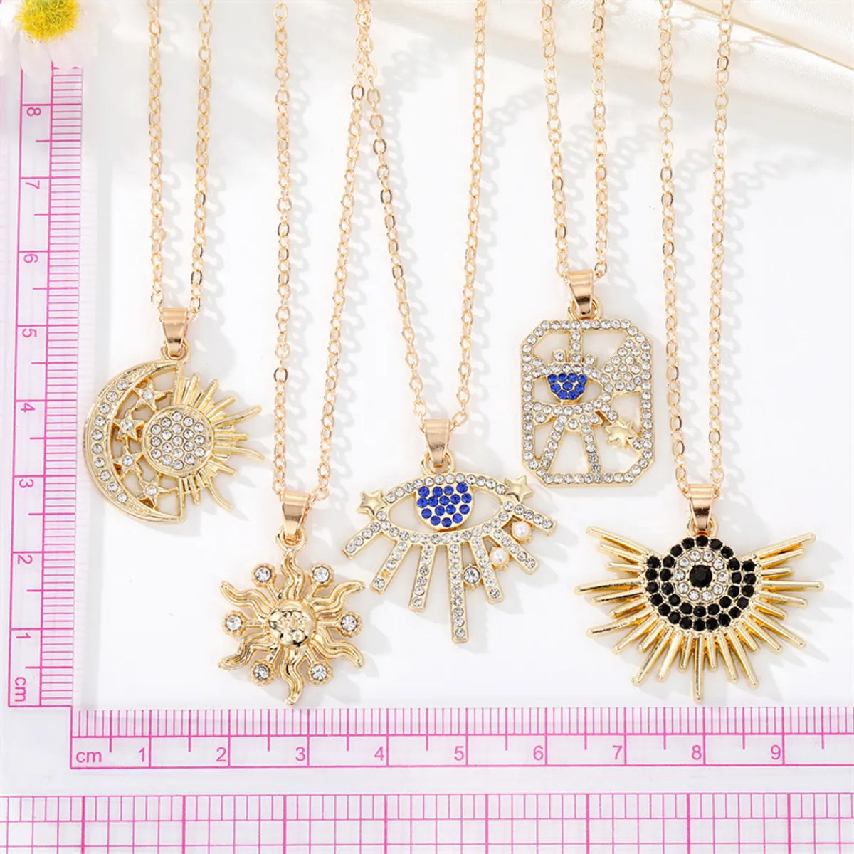 New Style Fashion Eye Moon Pendant Alloy Necklace