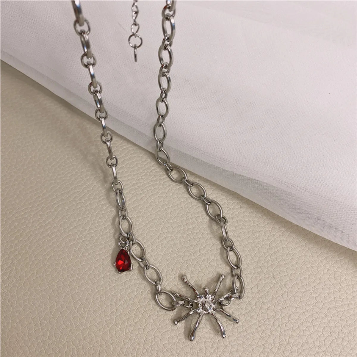 New Style Fashion Spider Ruby Pendant Clavicle Chain Necklace