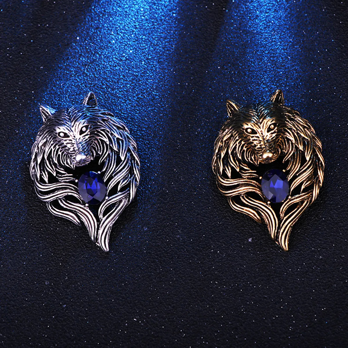 Vintage Style Wolf Alloy Zinc Inlaid Crystal Artificial Crystal Men'S Brooches