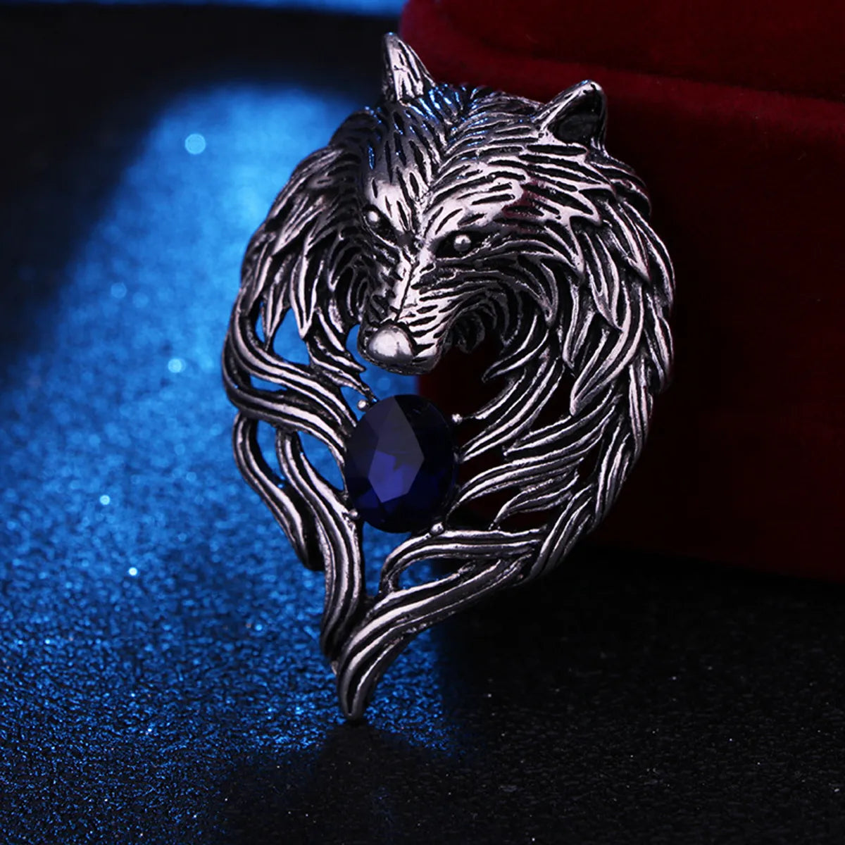 Vintage Style Wolf Alloy Zinc Inlaid Crystal Artificial Crystal Men'S Brooches