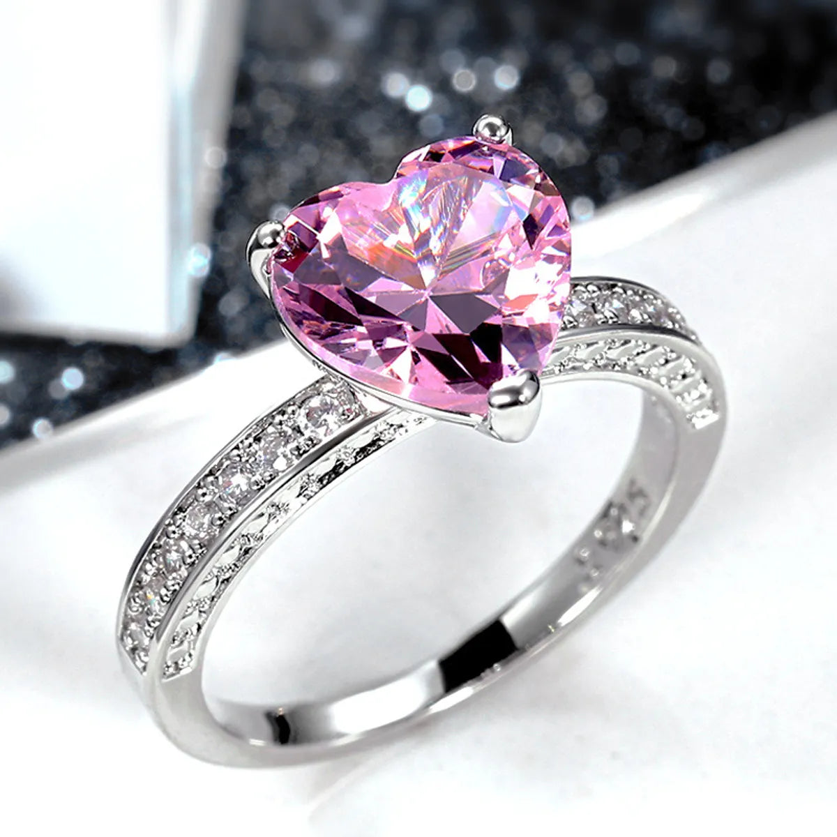 New Wedding Rings Inlaid With Aaa Heart-shaped Pink Diamond Zircon Copper Ring