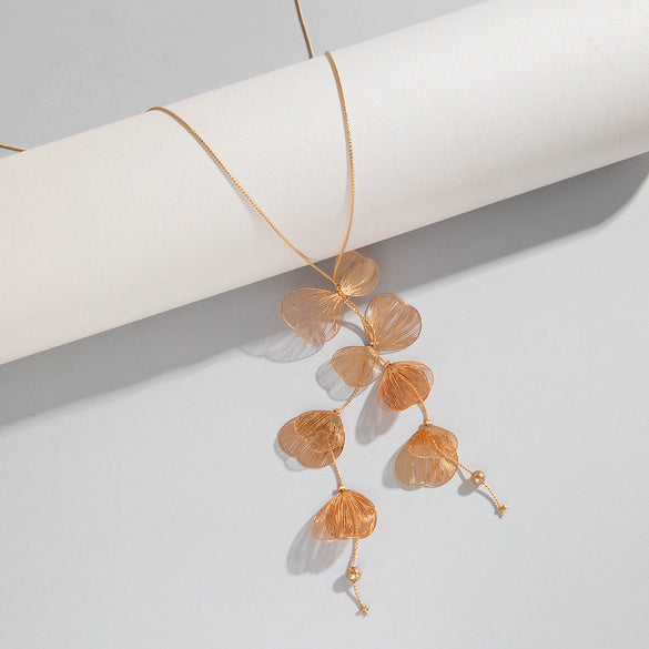 Niche Ginkgo Leaf Tassel Necklace For Women Iron And Alloy Geometric Pattern Snake Bone Chain