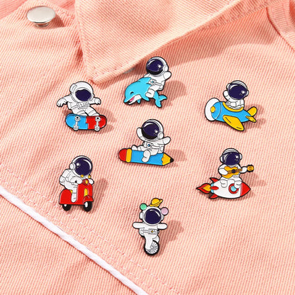 Novelty Animal Astronaut Alloy Plating Unisex Brooches