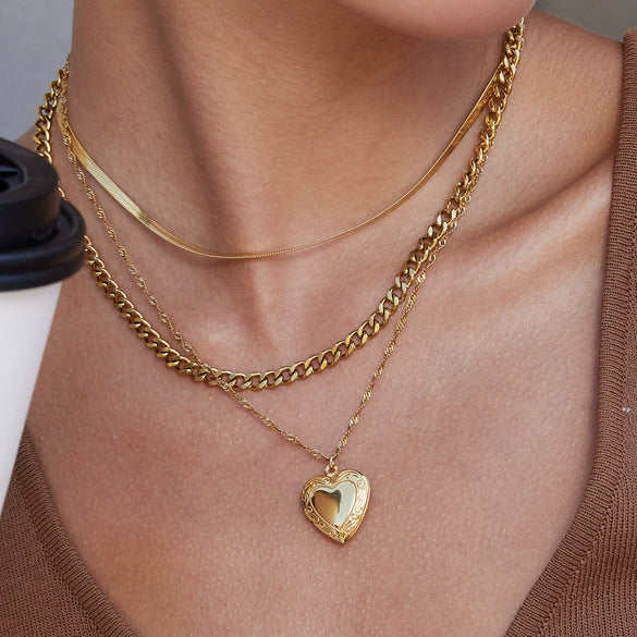 Opening And Closing Heart Titanium Steel And Stainless Steel Necklace With Geometric Pattern And Electroplating