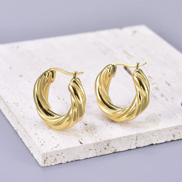 Oval Twist Long Earring With Heart Pattern Titanium Steel Electroplated Hollow And Sexy Personality Earring