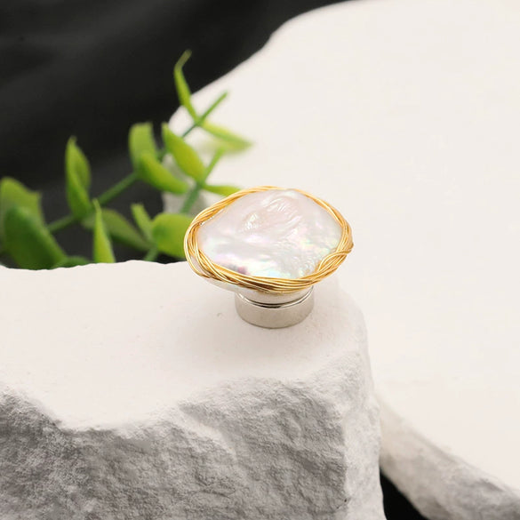 Pearl Geometric Baroque Brooch For Women With Electroplating And Magnetic Suction Buckle