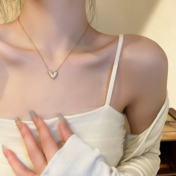 Pearl Necklace For Women Highend Light Luxury Heart Pendant Alloy Electroplating Design
