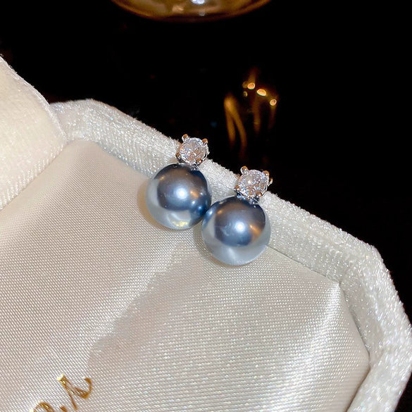 Pearl Round Geometric Alloy Earrings For Women With Gold Electroplated Silver Needle Light Luxury Retro Elegant All Match Design