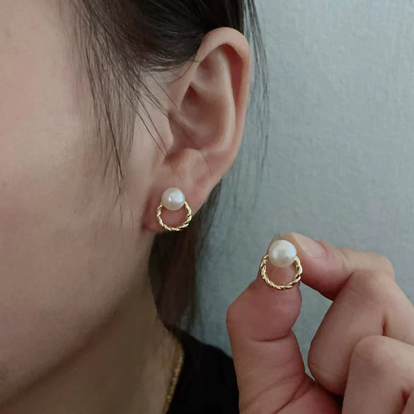 Pearl 925 Silver Needle Earrings Oblate Shape Minimalist Style For Women