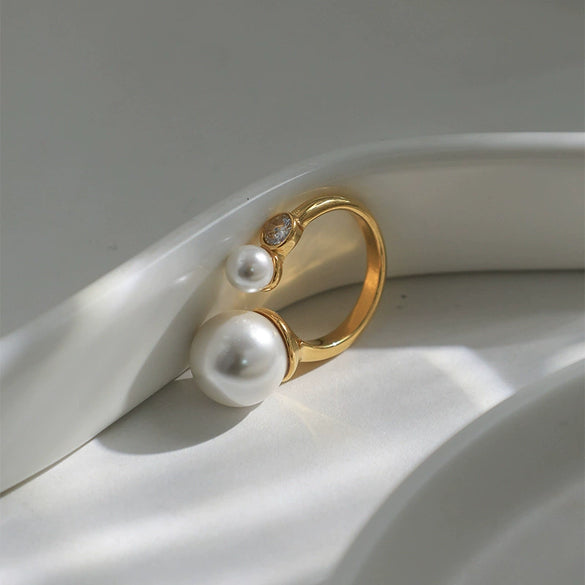 Pearl Zircon Inlaid Stainless Steel Geometric Ring For Women Light Luxury Electroplating Style